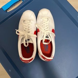 Nike Cortez low top sneaker in red/white
